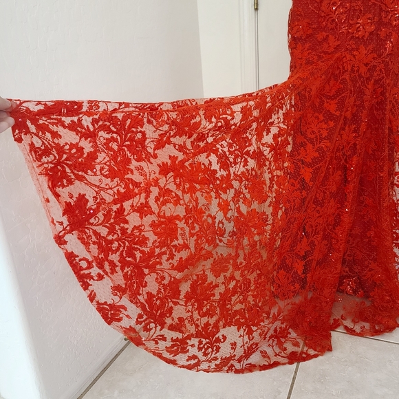 Mac Duggal | 12406 Corset Lace Floral Embroidered Gown Red Size 2 New with Flaws - Picture 10 of 14